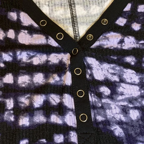 Rock & republic womens shirt tie-dye black purple snap button ribbed XS - Picture 9 of 16